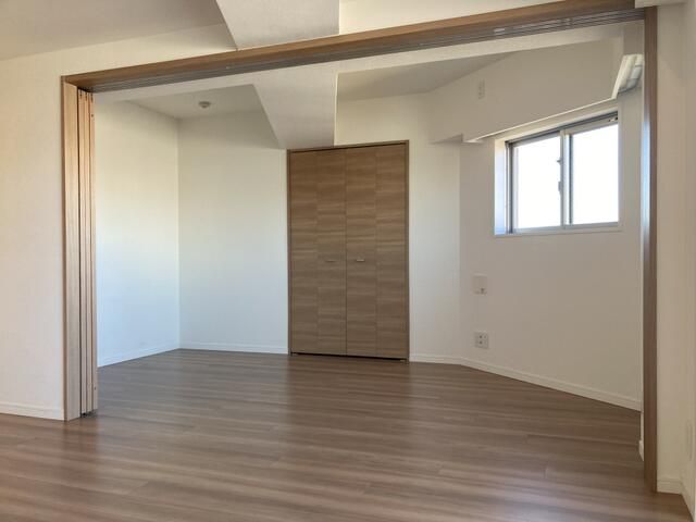 2016-Built 2LDK Condo in Akabane, Tokyo | 55.71 sqm - Thumbnail 4