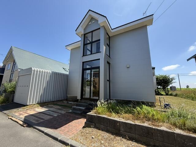 4LDK Detached House in Nanporo, Hokkaido with 2M Yen Renovation Allowance - Thumbnail 2