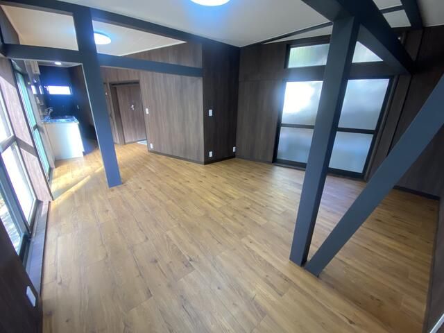 Renovated 2LDK Detached House for Sale in Yokohama Minami Ward - Thumbnail 2