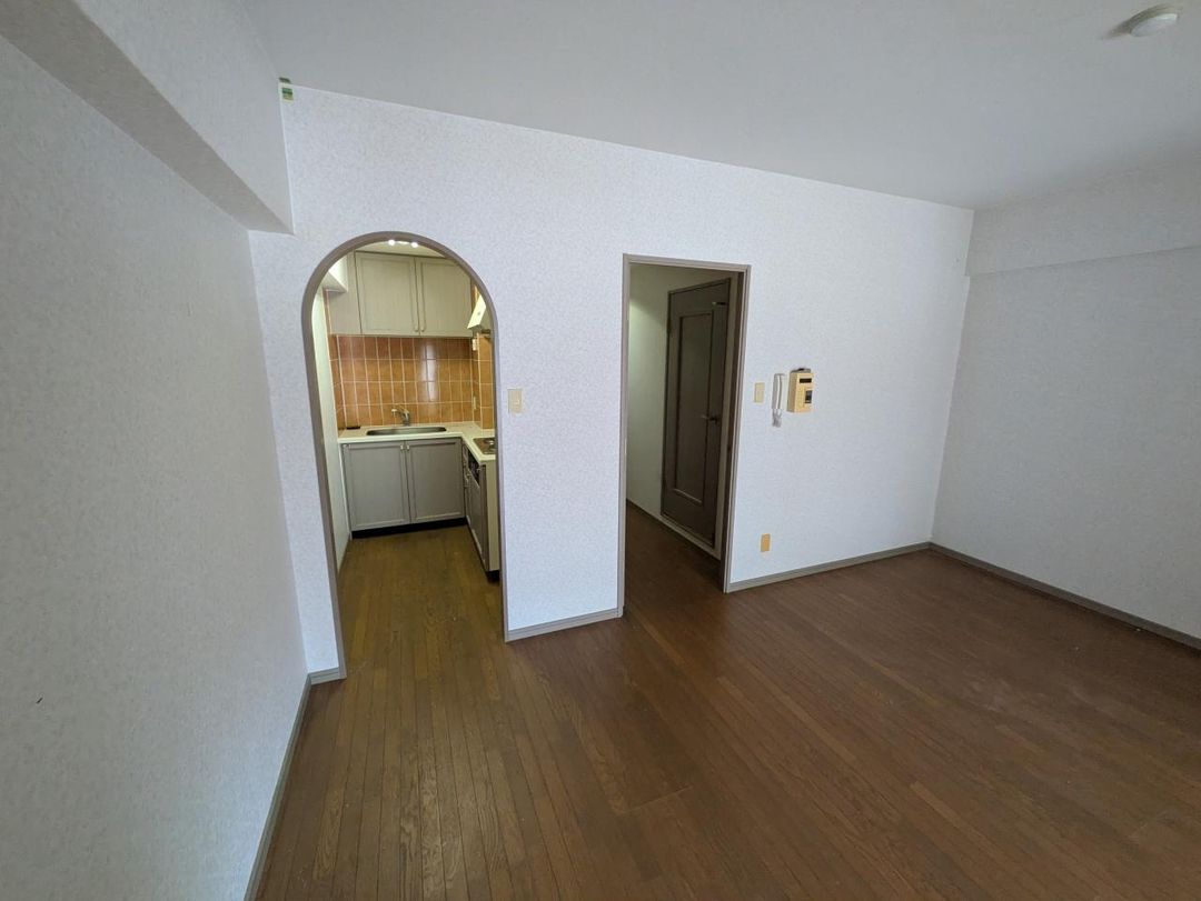 1LDK Apartment with Shared Onsen for Sale in Gero, Gifu - Thumbnail 3