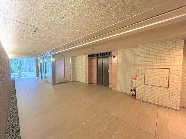 3LDK Apartment for Sale in Chuo Ward, Tokyo - 82.56m² - Thumbnail 2