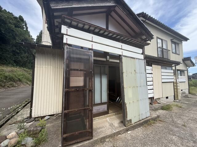 8DK Detached House for Sale in Kashiwazaki, Niigata - Akiya Bank Registered - Thumbnail 2