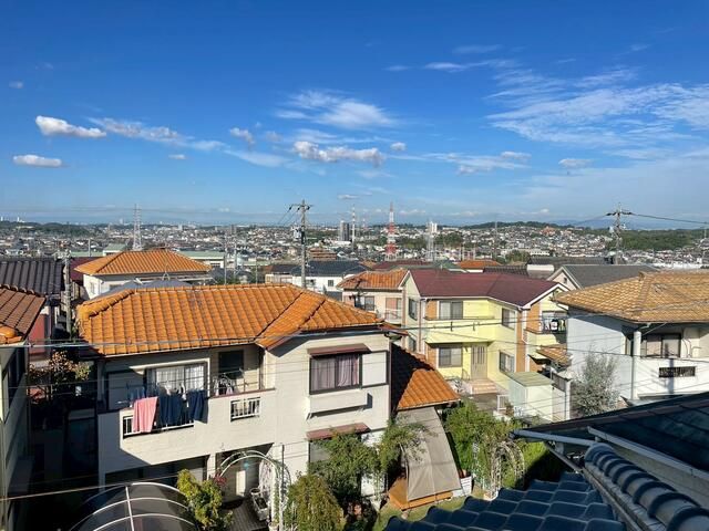 5DK House for Sale in Chita City, Aichi - Sunroom, Elevated Lot - Thumbnail 3