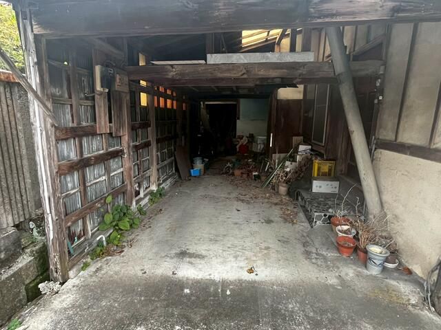 1965 Traditional 4DK House for Sale in Ōtaki, Chiba - Thumbnail 2