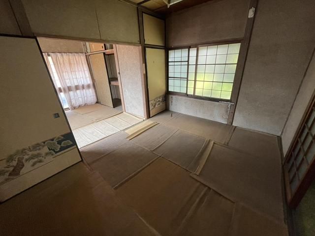 1970 2K Wooden House for Sale in Mihara, Hiroshima - Thumbnail 3