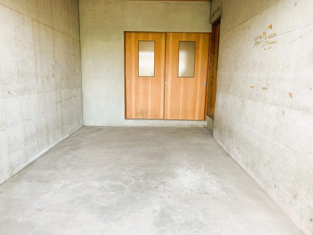 4LDK House for Sale in Higashiosaka with Garage and Scenic Views - Thumbnail 3
