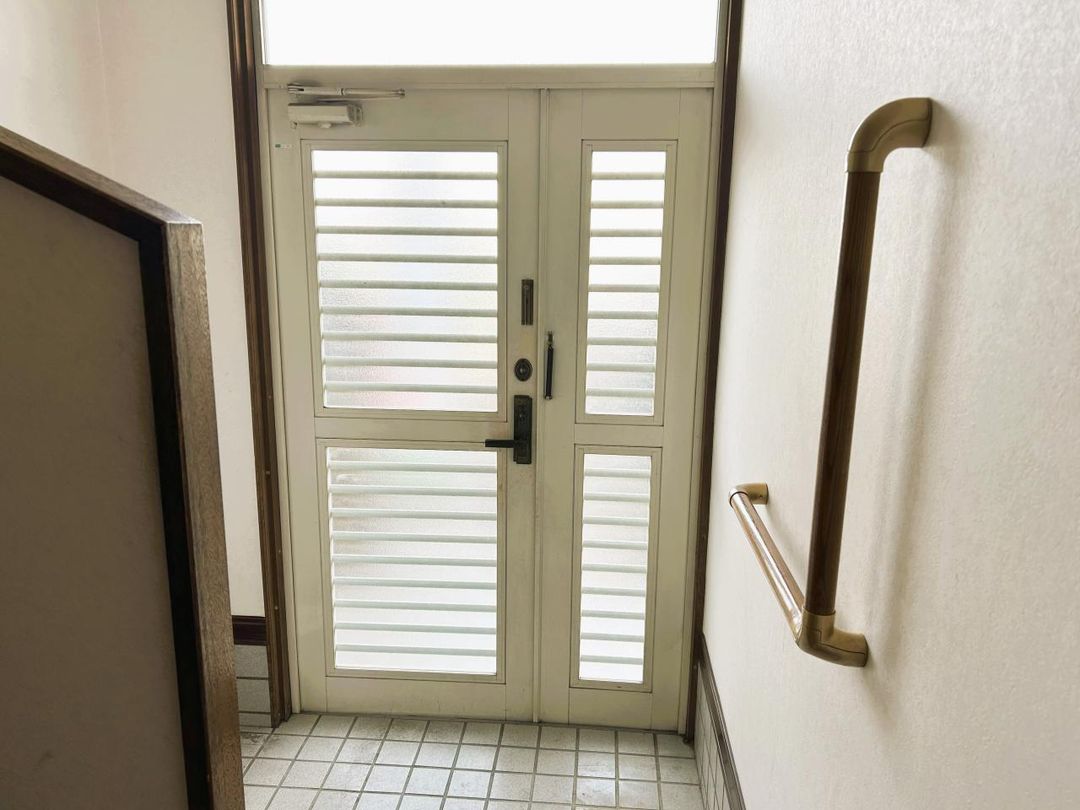 4LDK House for Sale in Higashiosaka with Garage and Scenic Views - Thumbnail 2