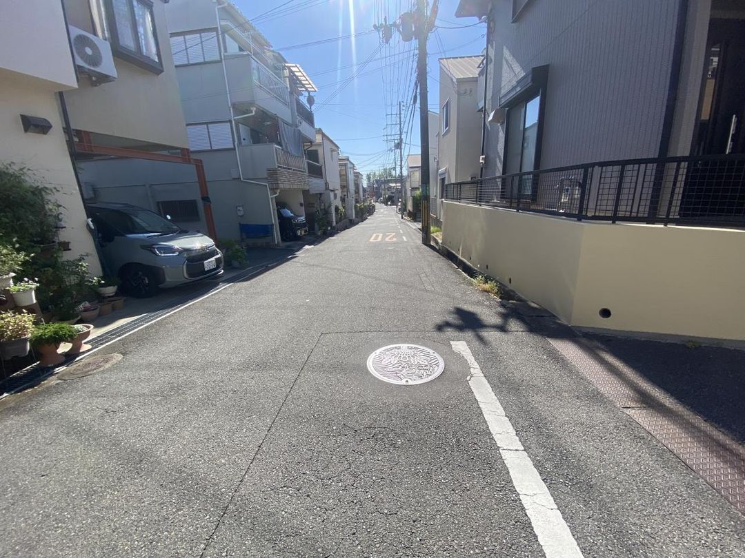 Renovated 4LDK House for Sale in Hirakata, Osaka - Thumbnail 2