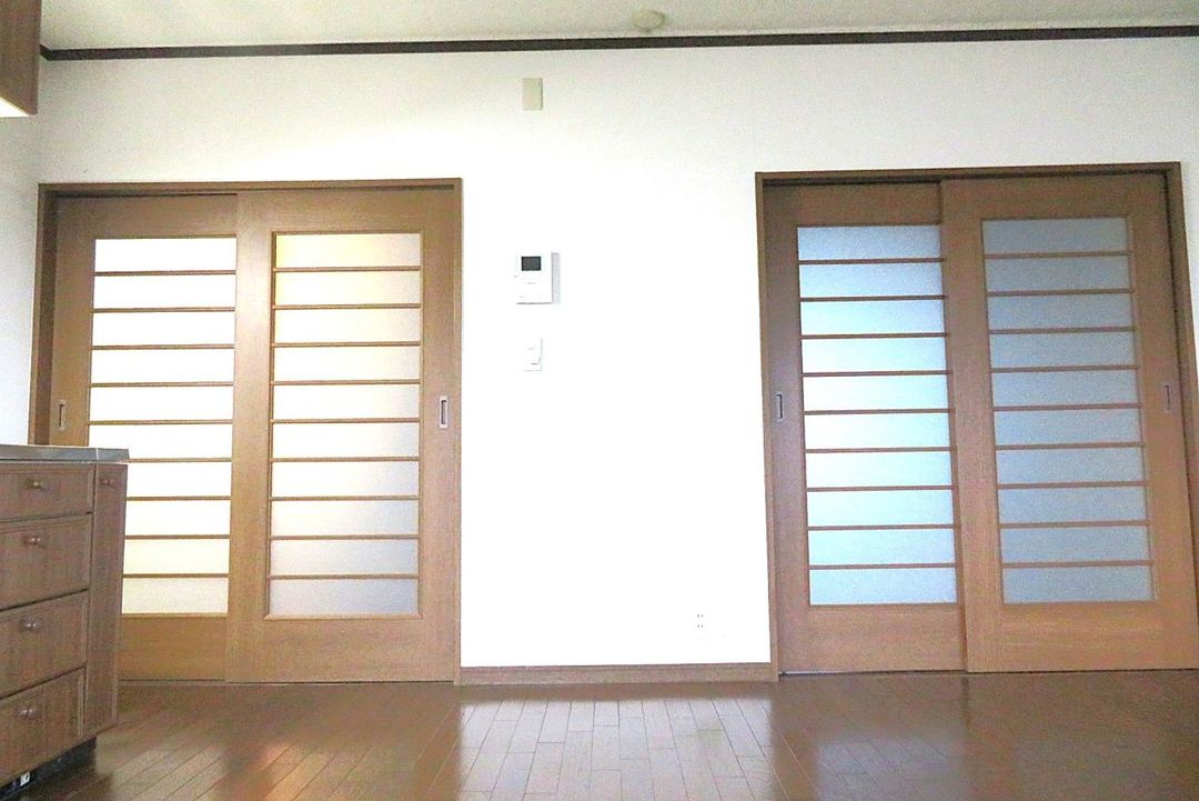 Renovated 2LDK Apartment with Mountain Views in Osaka Sayama - Thumbnail 4