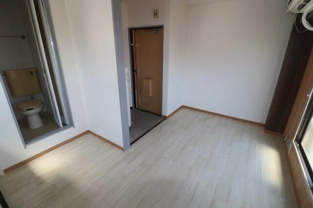 17sqm 1R Apartment for Rent in Shijonawate, Osaka - No Key Money - Thumbnail 3