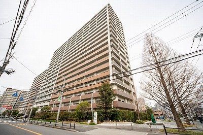 3LDK Apartment for Sale in Miyakojima, Osaka - 70.9 sqm - Thumbnail 2