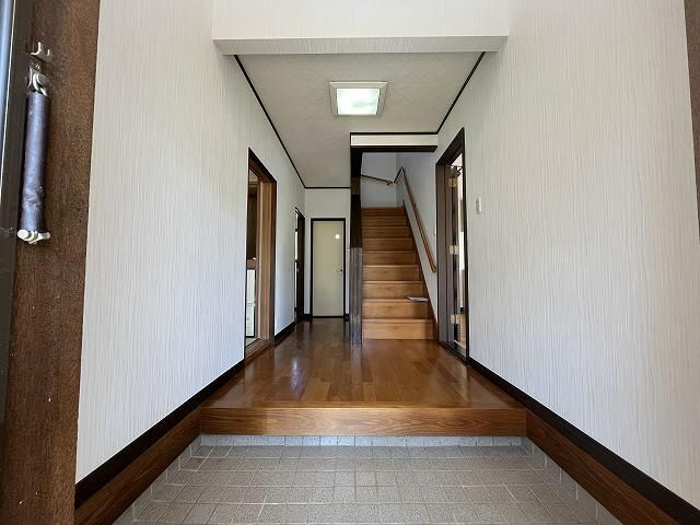 4LDK Used House for Sale in Inashiki, Ibaraki - 257 sqm Land - Thumbnail 3