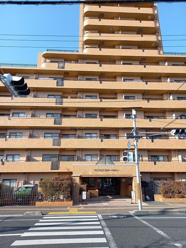 Renovated 3LDK Apartment for Sale near Kochi Station - Image 1