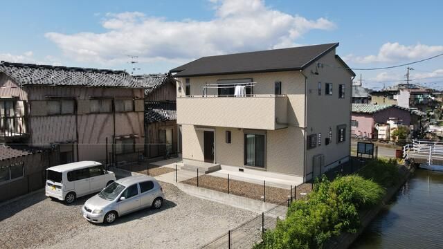 Two-Generation 6SLDK House for Sale in Ama City, Aichi - Image 1