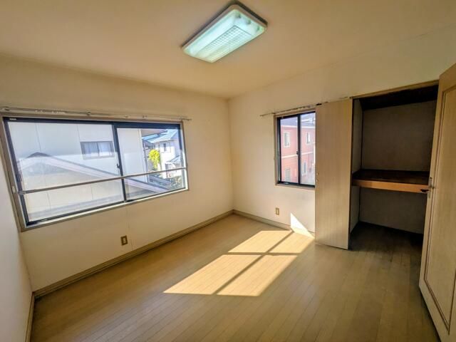 4LDK Family House in Toyohashi with Park Views | 1989 Build - Thumbnail 4