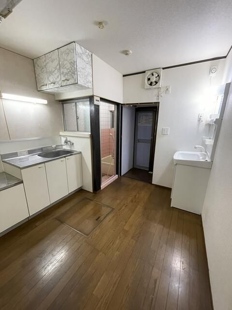 1967 3DK Terrace House for Sale in Moriguchi, Osaka - 4.8M Yen - Thumbnail 3