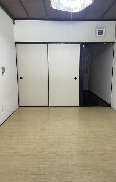 1967 3DK Terrace House for Sale in Moriguchi, Osaka - 4.8M Yen - Thumbnail 4