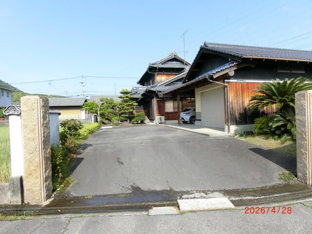 6DK Traditional House on 495sqm Land in Takamatsu, Kagawa - Thumbnail 3