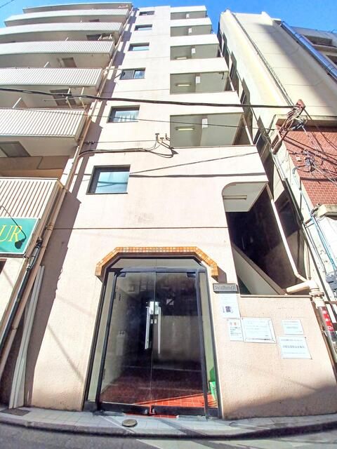 Renovated 2LDK Apartment for Sale near Ikebukuro Station, Tokyo - Thumbnail 2