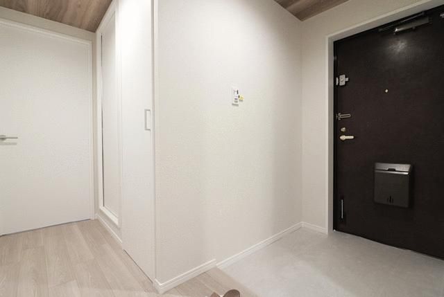 Renovated 3LDK Apartment for Sale in Hirakata, Osaka - Thumbnail 4