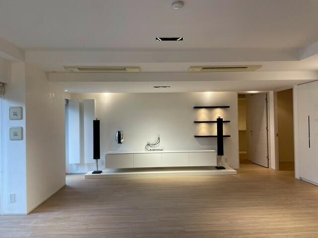 Spacious 3LDK Apartment in Hiroo, Shibuya - High-End Low-Rise Building - Thumbnail 4