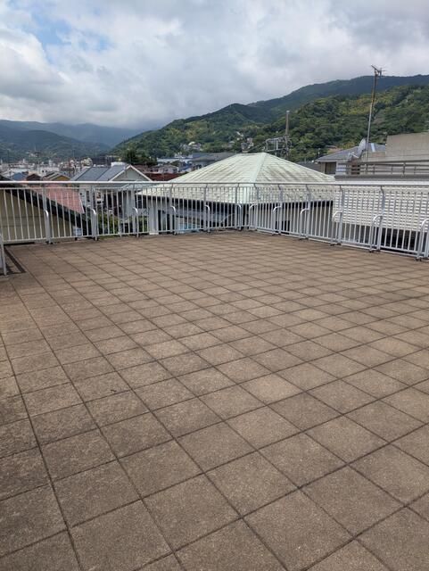 Sea View House for Sale in Yugawara, Kanagawa - 4SLDK - Thumbnail 2