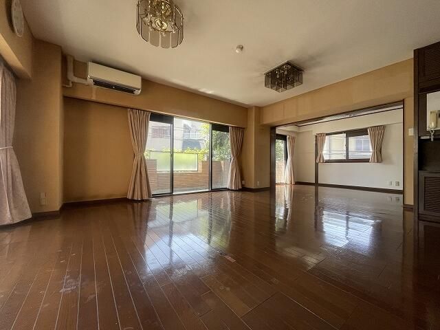 4LDK Apartment for Sale in Abeno-ku, Osaka | 116.55 sqm - Thumbnail 3