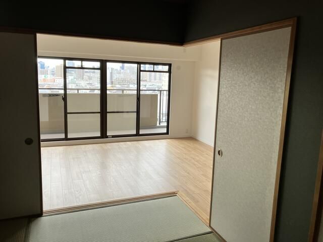 Renovated 3LDK Apartment in Joto Ward, Osaka | 70.2 sqm - Thumbnail 3