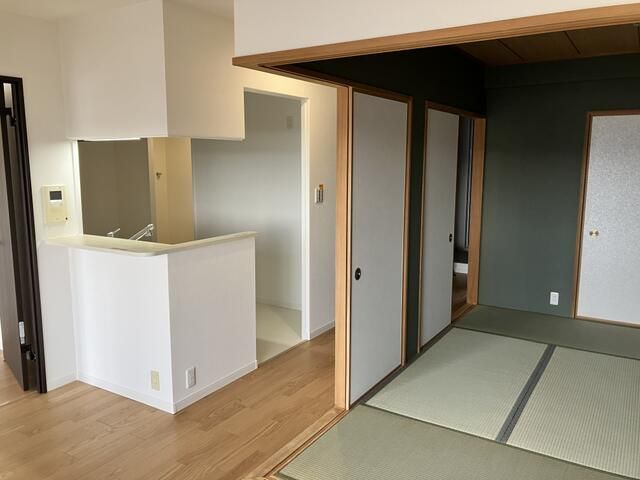 Renovated 3LDK Apartment in Joto Ward, Osaka | 70.2 sqm - Thumbnail 4