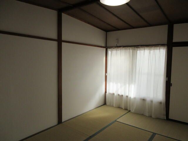 Terrace House for Rent in Daito City, Osaka - 3DK, No Deposit - Thumbnail 4