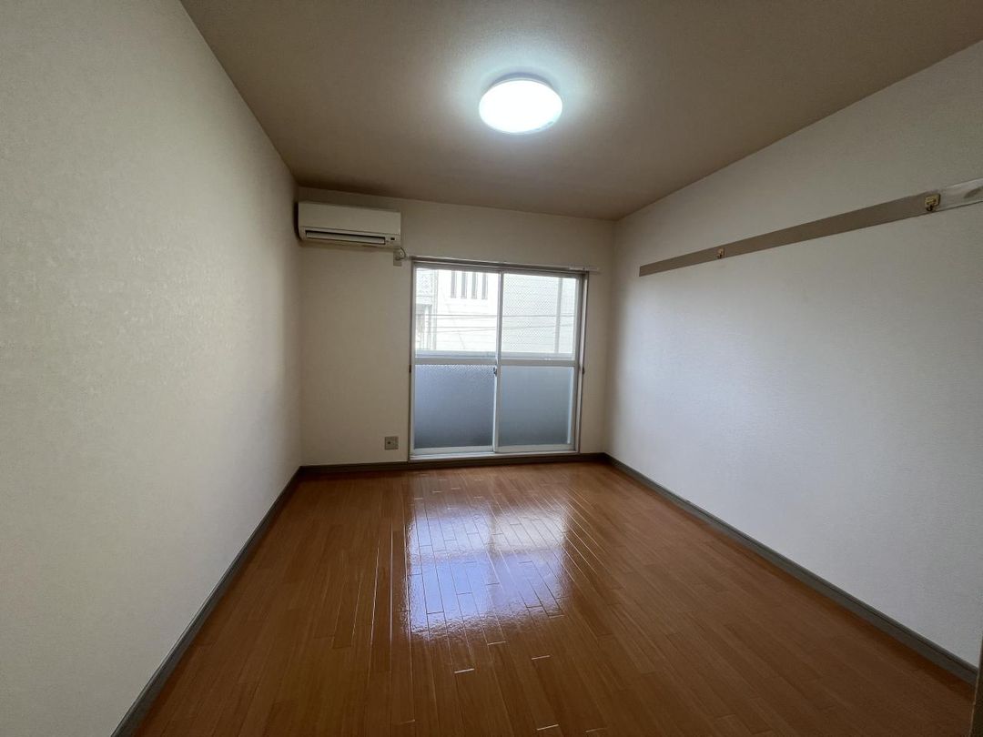 1K Apartment for Rent in Takamatsu with Free Internet & Appliances - Thumbnail 3