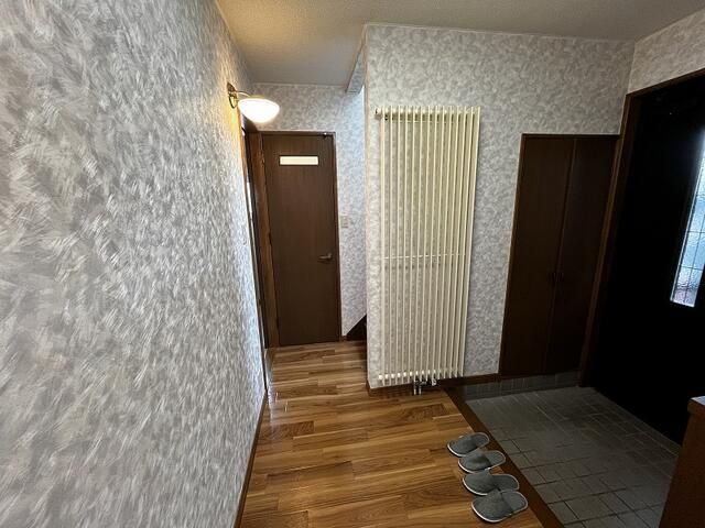 Pet-Friendly 3LDK House in Tomakomai with Eco-Jose Heater - Image 1