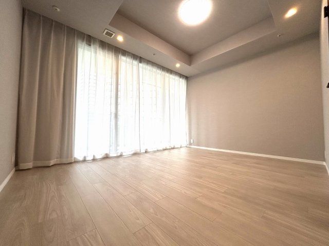 2LDK Apartment for Sale in Minato Mirai, Yokohama - Thumbnail 4