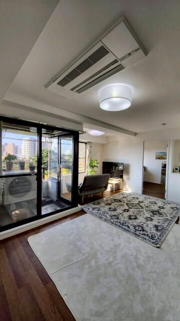 2LDK Apartment with Views of Indian Embassy Gardens, Shinjuku - Thumbnail 3
