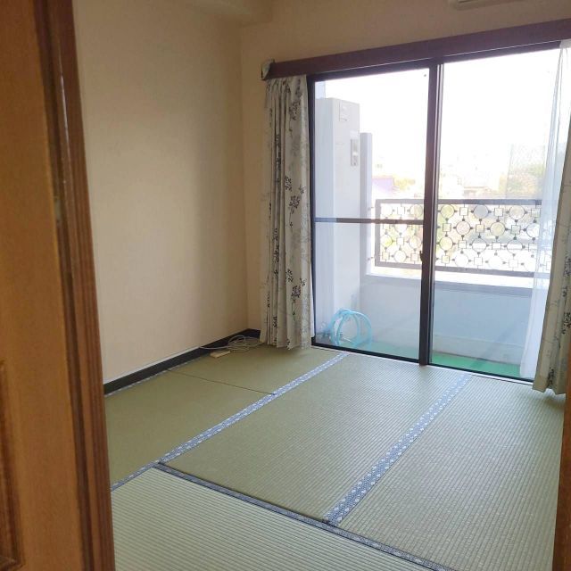 2DK Apartment for Sale in Urban Ureshino, Saga with Balcony - Thumbnail 3