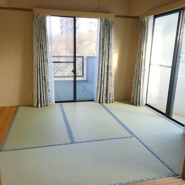 2DK Apartment for Sale in Urban Ureshino, Saga with Balcony - Thumbnail 2