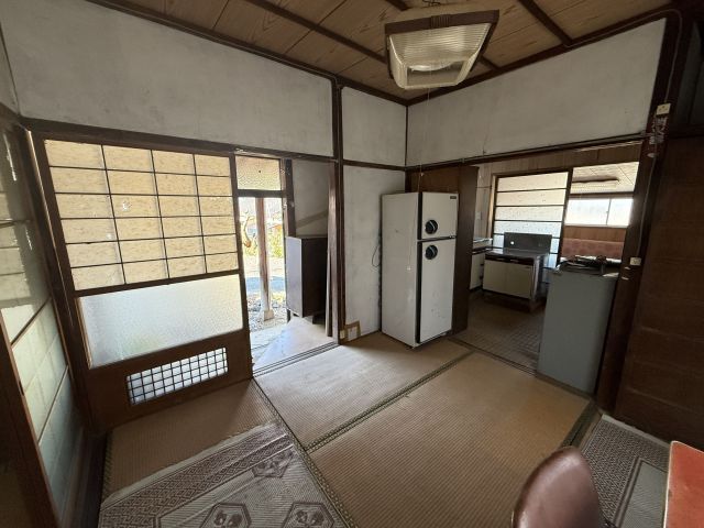 1955 Wooden 3DK House for Sale in Miyawaka, Fukuoka - Thumbnail 3