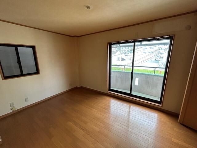 Pet-Friendly 3LDK Steel House with Rooftop Balcony in Osaka - Thumbnail 4