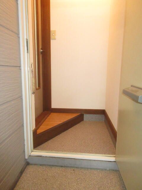 Renovated 1K Apartment for Rent in Quiet Sapporo Higashi Ward - Thumbnail 2