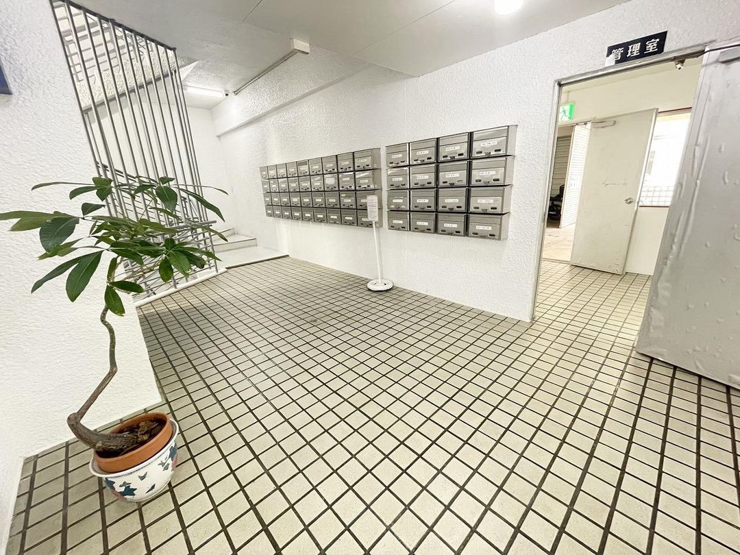 1DK Apartment for Sale in Naha, Okinawa - Near Omoromachi Station - Thumbnail 2