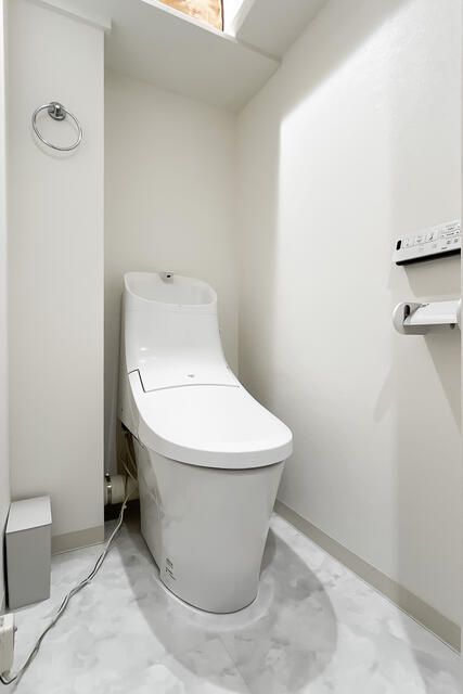 1LDK Corner Apartment for Sale in Minato, Tokyo | Shibaura - Thumbnail 3