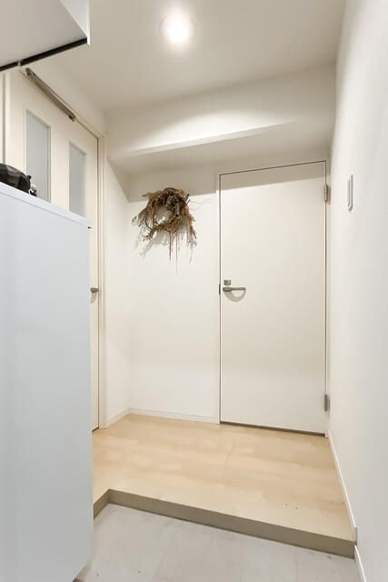 1LDK Corner Apartment for Sale in Minato, Tokyo | Shibaura - Thumbnail 4