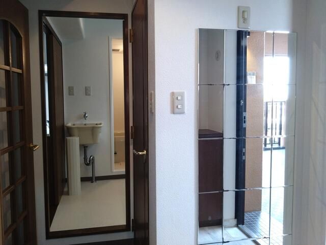 3LDK Apartment with Wide Balcony in Matsubara, Osaka | Renovated - Thumbnail 4