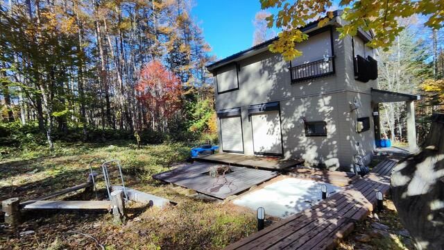 Steel-Framed Vacation House in Nagano's Kaida Kogen Highlands - Thumbnail 2