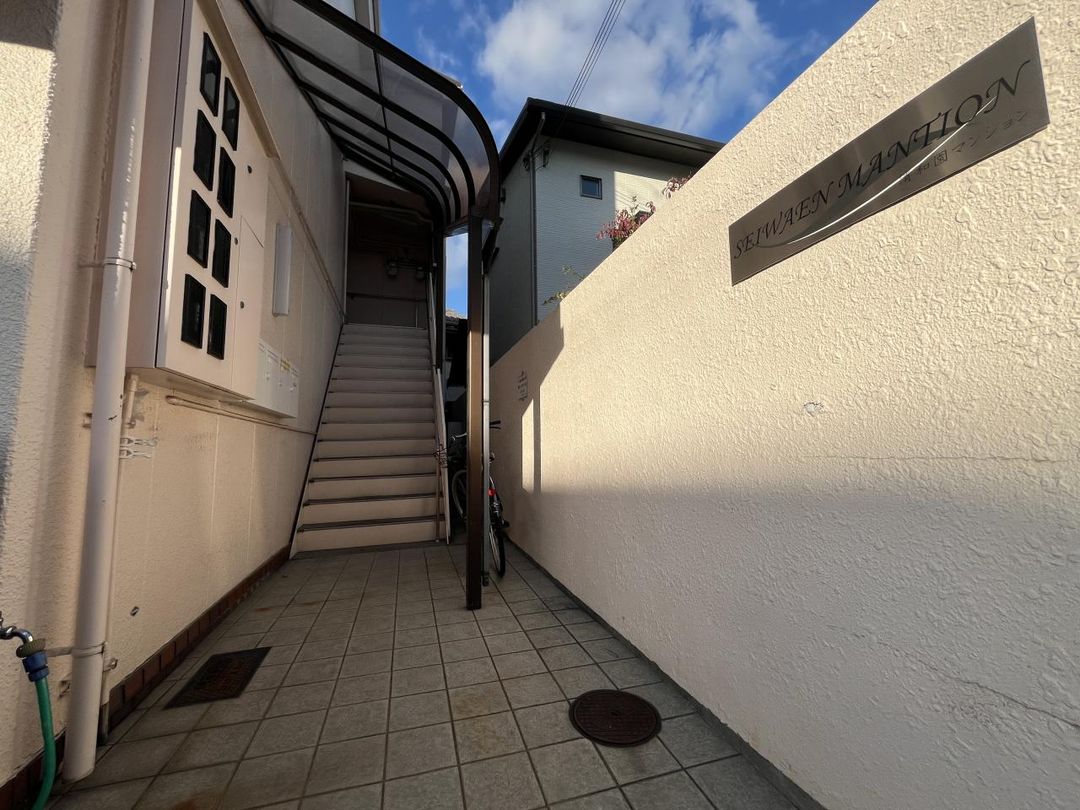 Renovated 1DK Apartment for Rent in Suita, Osaka - Thumbnail 3