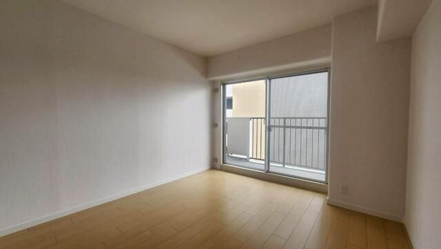 Renovated 3DK Apartment for Sale in Nishiyodogawa, Osaka - Thumbnail 3