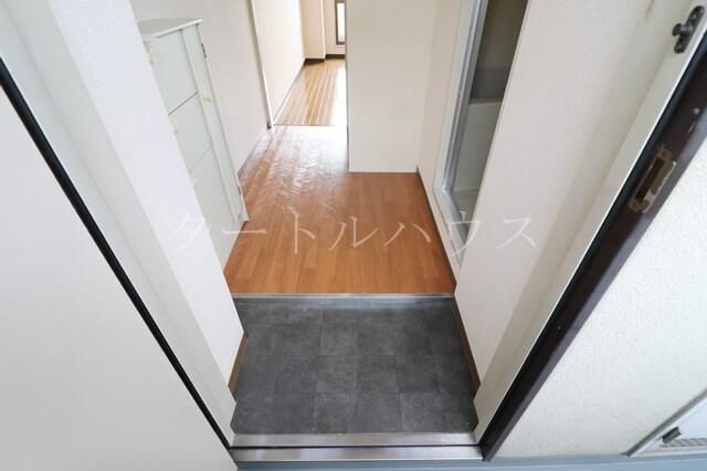 1K Apartment for Rent in Daito, Osaka - 28,000 Yen - Thumbnail 2