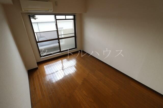 1K Apartment for Rent in Daito, Osaka - 28,000 Yen - Thumbnail 4