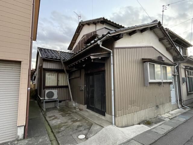 1M Yen 4DK House in Komatsu, Ishikawa - Thumbnail 2