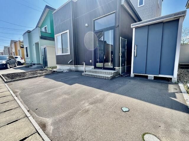 4LDK House for Sale in Hokuto, Hokkaido | 2008 Build | 2 Parking - Thumbnail 3
